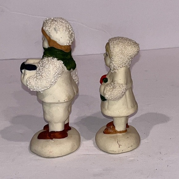 Set of 2 Giftco Christmas Village Victorian Caroler Figurines Children - Picture 5 of 5